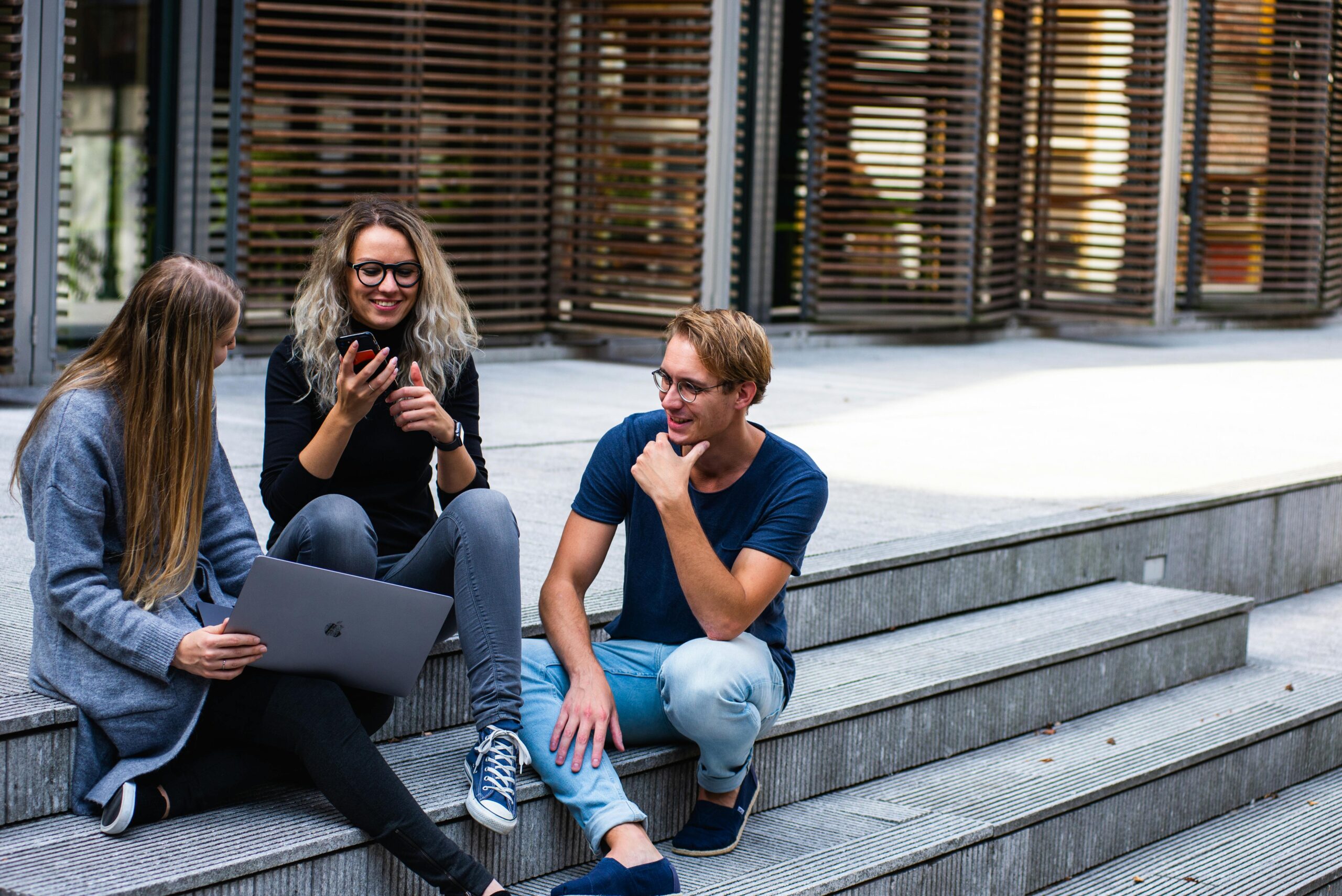 LinkedIn Personal Branding Tips That Actually Get Noticed